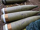 Vzkazy pro ruské vojáky na granátech (28. ervence 2022).