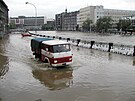 Denisovo nbe v Plzni bylo v srpnu 2002 zcela pod vodou. Tiscilet voda se...