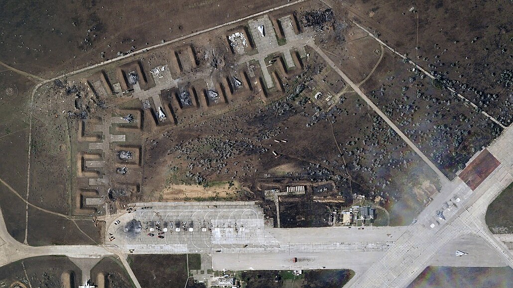 Satelitní snímek poskytnutý spoleností Planet Labs PBC ukazuje zniená ruská...