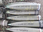 Vzkazy na raketách ukrajinského dělostřelectva. (7. srpna 2022)