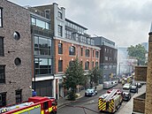 V Londýně vypukly nedaleko od sebe dva oddělené požáry. (17. srpna 2022)