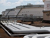 Centrální tankoviště ropy Mero, které přepravuje ropu ropovodem Družba....