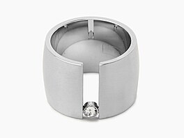 Prsten, cena 699 K