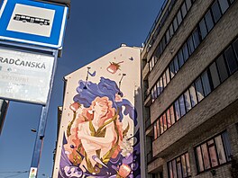 Praha. Mural vyjadující poctu enské práce ztvárnil umlec Marek Kulhavý na...