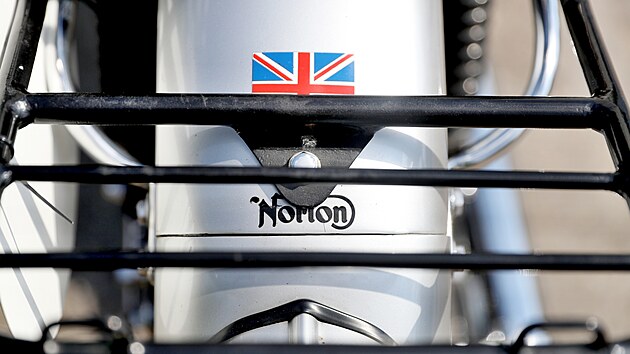 Motocykl znaky Norton.