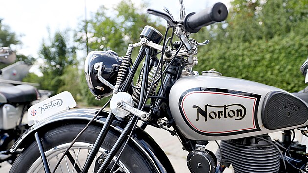 Motocykl znaky Norton.