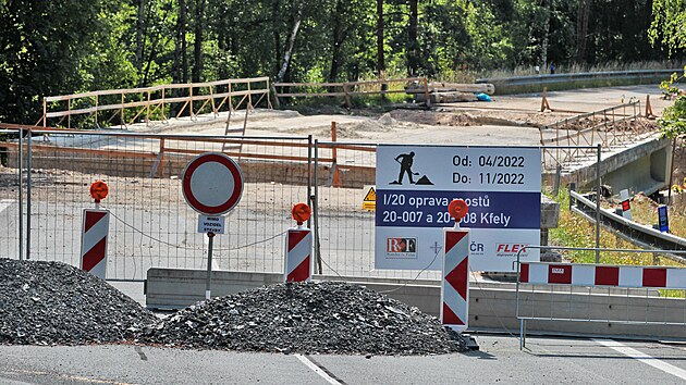 Prce na rekonstrukci most u Kfel se vli problmm dodavatele zastavily.