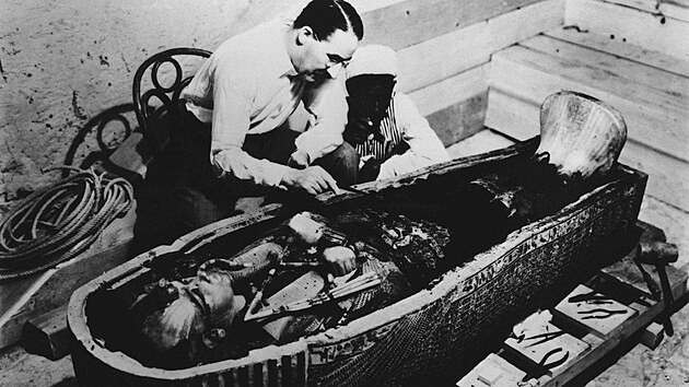Howard Carter u Tutanchamonova sarkofágu