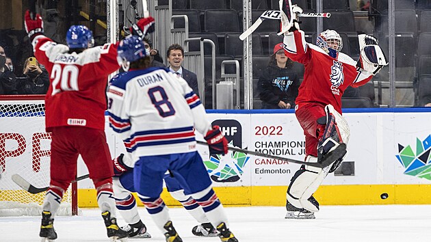 Tom� Such�nek se raduje z v�t�zstv� nad Ameri�any na MS do 20 let.