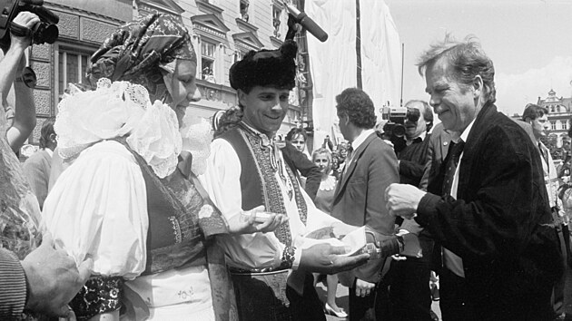 Bob Pacholík zachytil návštěvü Václava Havla v Prostějově v roce 1990.