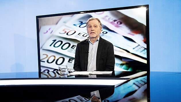 Ludk Niedermayer, ekonom, europoslanec, TOP 09 + STAN (pro zaveden eura v R), hostem poadu Rozstel.