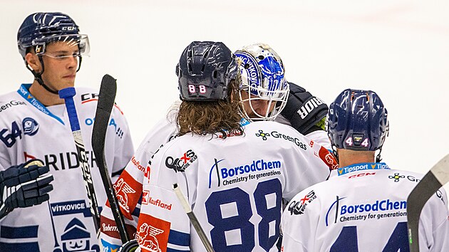 Peter Mueller slav� se spoluhr��i v�hru nad T�incem.