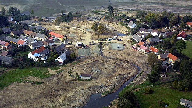 Leteck snmek obce Metly na Strakonicku krtce po niiv povodni, kter v obci smetla 13 dom.