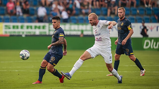 Vlastimil Danek ze Slovcka v play off Konferenn ligy proti AIK Stockholm.