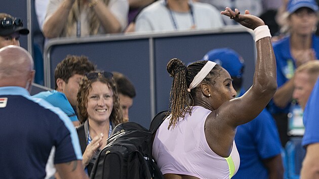 Serena Williamsov se lou s divky v Cincinnati.