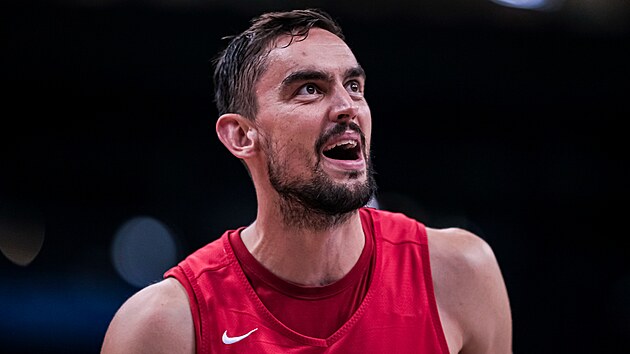 Tom Satoransk na trninku eskch basketbalist v Hamburku.