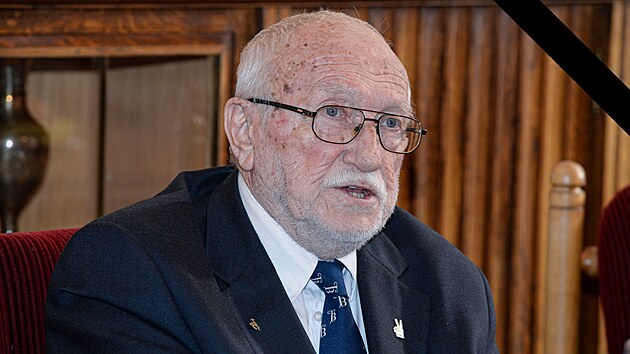 Ve vku 92 let zemel plzesk neurochirurg, polistopadov primtor Plzn a estn oban msta profesor Zdenk Mraek.