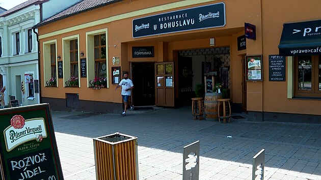 Restaurace u Bohuslav v elkovicch je nejnavtvovanjm gastropodnikem ve mst.