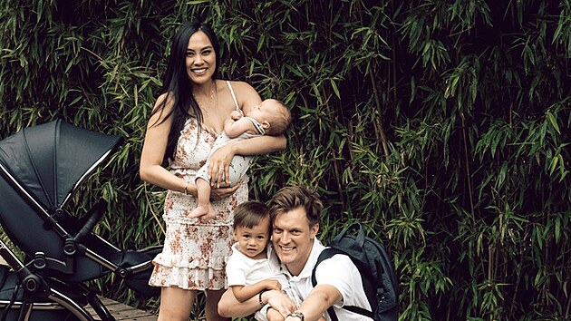 Tomáš Verner, jeho manželka Tammy a jejich děti Tomáš a Timothy (2022)
