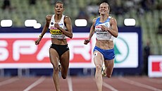 Sedmibojaky Nafissatou Thiamová a Dorota Skivanová v bhu na 200 metr na...