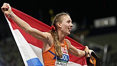 Femke Bolová v cíli závodu na 400 metrů na atletickém ME v Mnichově.
