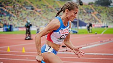 Tereza Petrilková na prvním úseku závodu na 4x400 metr na atletickém ME v...