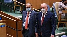 Grigorij Karasin (vpravo), p�edseda výboru pro mezinárodní zále�itosti Rady...