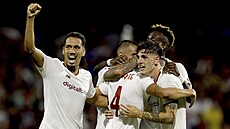 Hrái AS ím slaví gól v zápase italské Serie A proti týmu Salernitana.