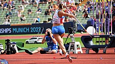 Otpaka Nikola Ogrodníková hází v kvalifikaci mistrovství Evropy v Mnichov.