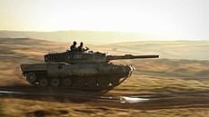 Tank Leopard II polské armády bhem cviení Sil rychlé reakce NATO