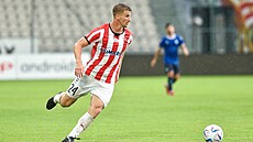 Obránce Jakub Jugas naíná druhou sezonu v polském Krakov.