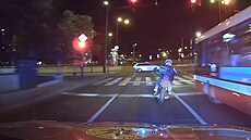 Opilý motorkář se zákazem řízení policistům neujel