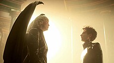Gwendoline Christie v roli Lucifera a Tom Sturridge jako Sandman