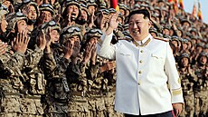 Severokorejský diktátor Kim Čong-un na vojenské přehlídce