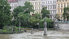 Povodn� 2002: Smíchov, zdymadlo