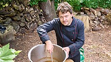 Kucha� Tomá� Kapoun va�il v Anglii u n�kolikanásobného dr�itele michelinské...