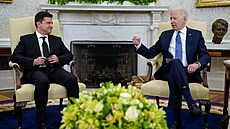 Americký prezident Joe Biden se setkal s ukrajinským prezidentem Volodymyrem...