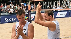 Ondřej Perušič (vpravo) a David Schweiner na mistrovství Evropy v plážovém...