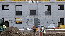 Rozsáhlá bytová výstavba ve Vochov u Plzn.  (29. 7. 2022)