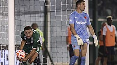 Andraž Šporar z Panathinaikosu Atény bezprostředně poté, co Slavii vstřelil gól...