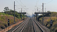 Koridor trat� vy�e�ili projektanti svérázn�, nechali u�íznout mosty, které p�es...