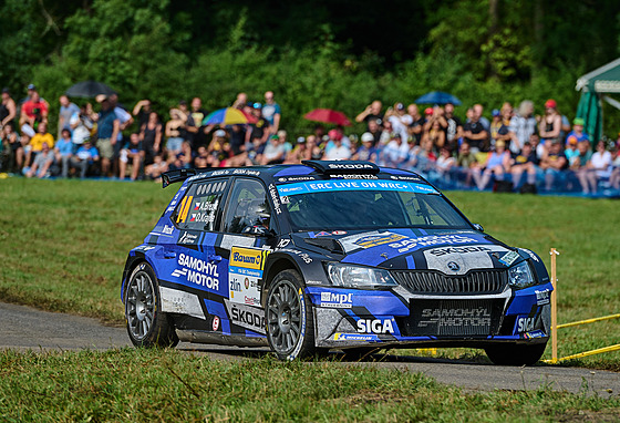 Posádka Adam Bezík a Ondej Kraja na Barum Czech Rally ve Zlín.