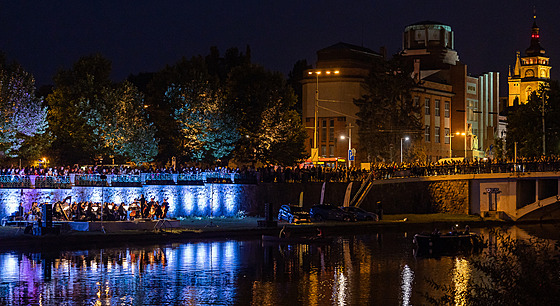 Filharmonie Hradec Králové pi open air koncertu u Labe (24. 8. 2022)