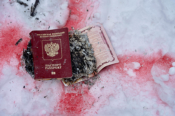 Pasy mrtvých ruských voják na Ukrajin