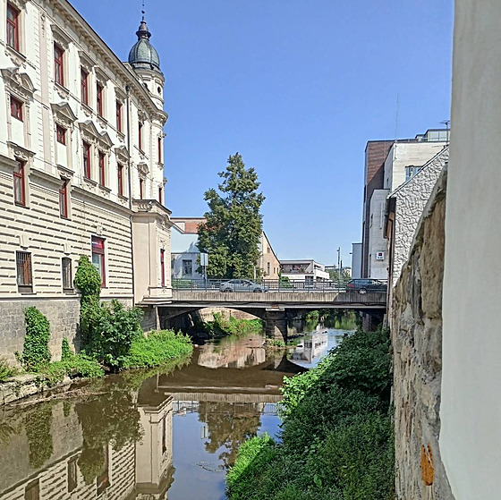 V tchto místech spadlo dít do Chrudimky.