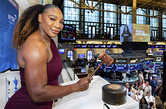 Serena Williamsová otevírá pátení obchodování na newyorské burze.