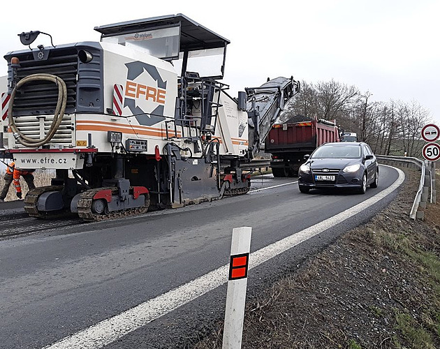 Přetíženou Strakonickou čeká stavební podzim, bude se odstřelovat skála