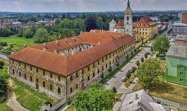 Záchranu chátrajícího kláštera v Lipníku navrhnou studenti, je nejvyšší čas