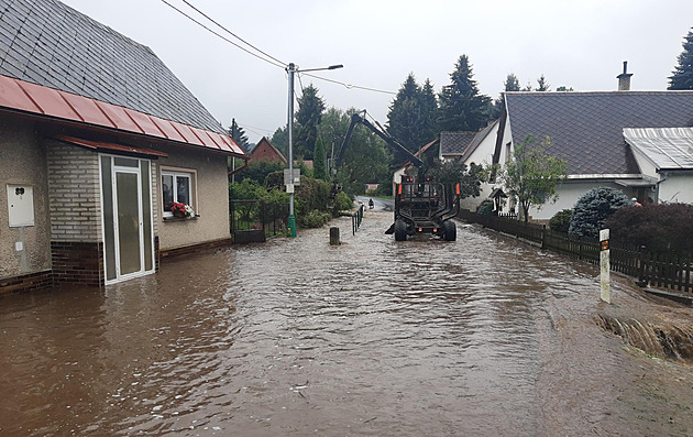 Silné bouřky na Jesenicku přerušily vlaková spojení. Déšť zasáhl i Slezsko