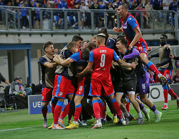 Plzeň v Lize mistrů: jediný odchovanec, Vlkanova, Bassey. Řezník se nevešel